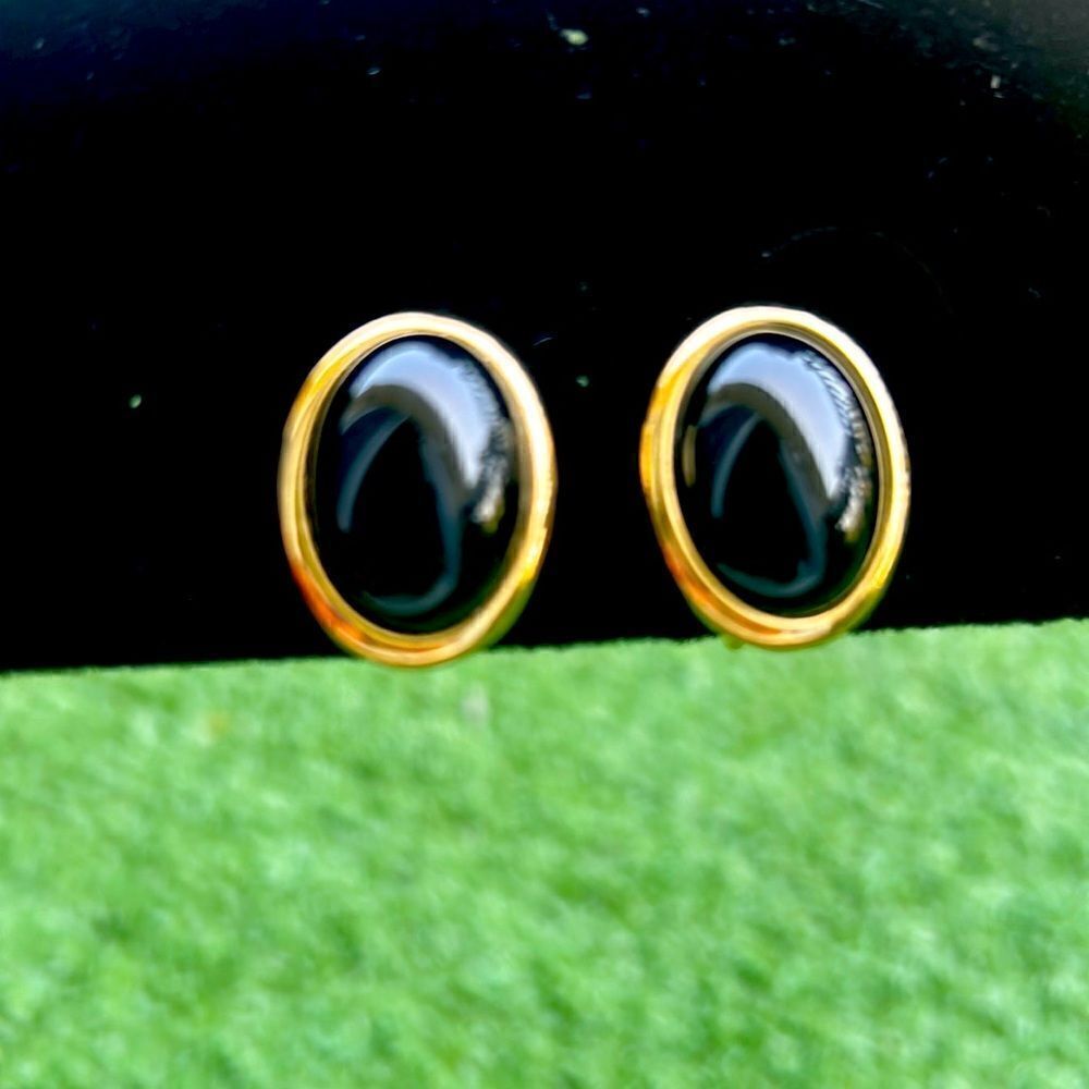 Trifari oval black stine earrings
